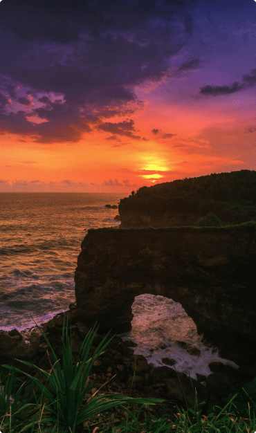 Observation platforms on cliffs with magnificent views of sunsets and sunrises